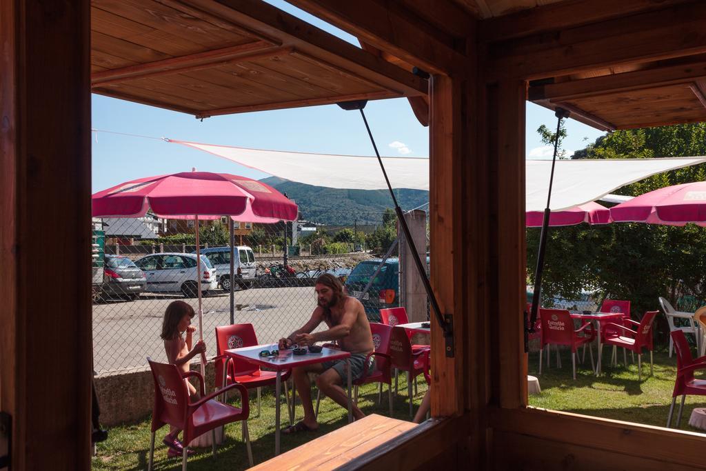 Hostal Tres Campanas Villafranca Del Bierzo Luaran gambar